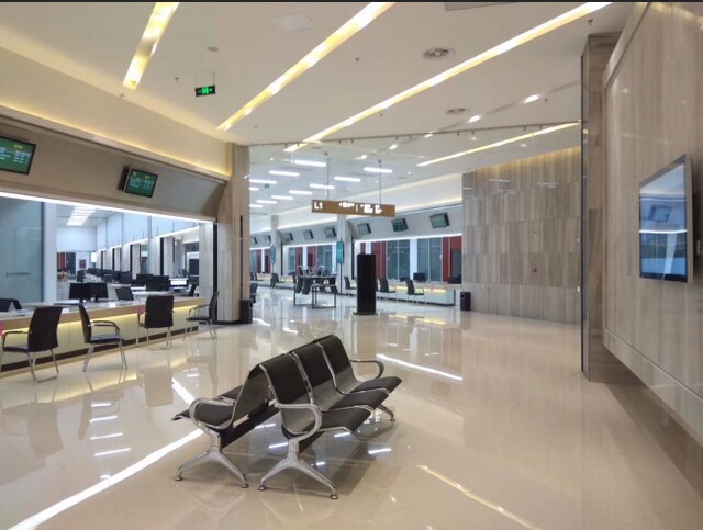 泰州興化市政務(wù)服務(wù)中心200窗口液晶叫號(hào)系統(tǒng)、PAD評(píng)價(jià)系統(tǒng)、觸摸查詢系統(tǒng)、自